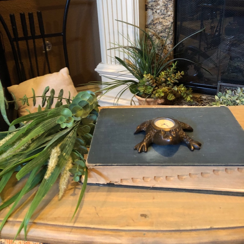 Rare Vintage Quartz Frog Clock